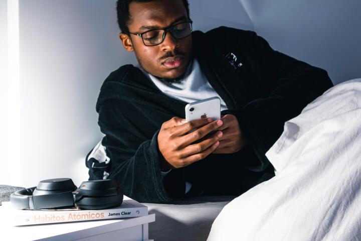 New Advice on Screen Use Before Bed and Your Sleep